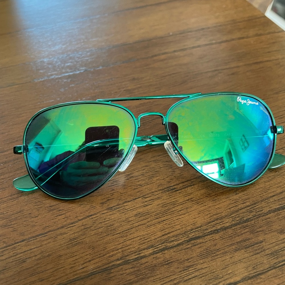 Kids UV protective sunglasses
